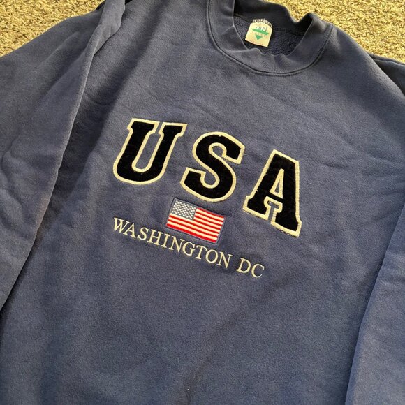 Vintage USA Washington DC Navy Blue Sweatshirt Large Made In USA Pullover Crewne - Picture 2 of 7